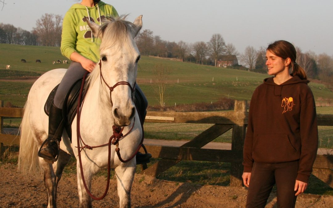Le lien entre l’équitation éthologique et l’équitation centrée